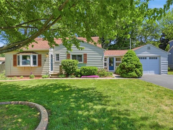26 Valley Crest Road , Rochester, NY 14616