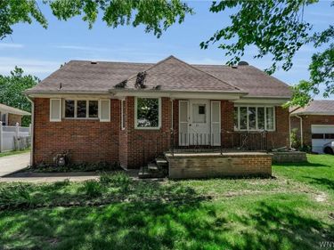 31 Goodrich Road , Buffalo, NY 14218