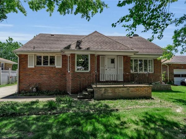 31 Goodrich Road , Buffalo, NY 14218