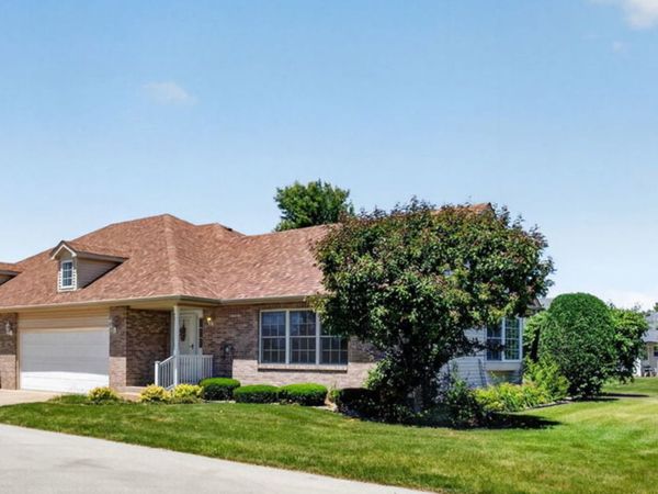68 Oregon Trail , Coal City, IL 60416