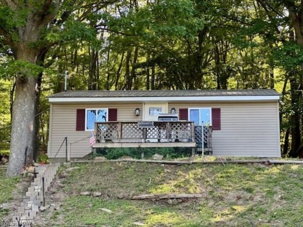 44 Moores Lane , New Cumberland, WV 26047