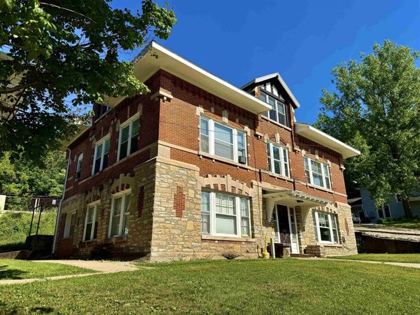 406 and 408 John Street, Decorah, IA 52101