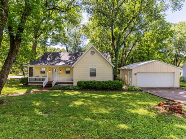 304 Phillips Street , Berryville, AR 72616