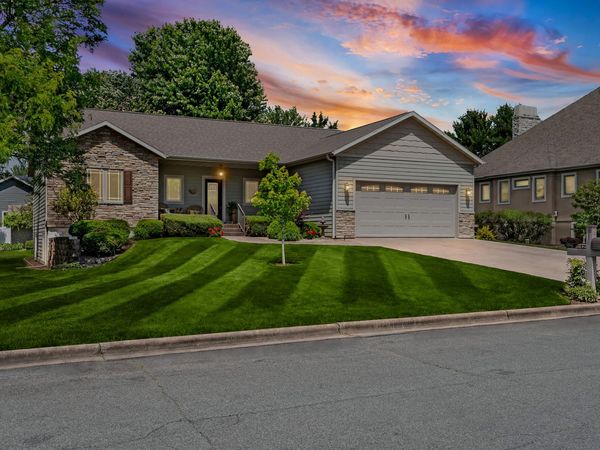 911 Steven Pl, Campbell, WI 54603