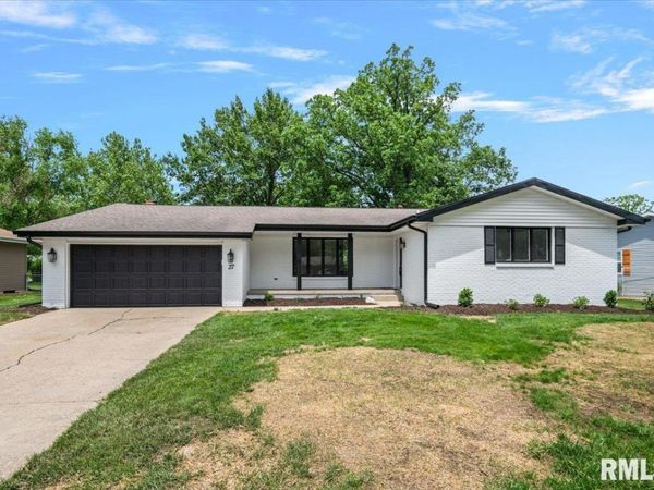 27 Mishawaka Drive, Rochester, IL 62653
