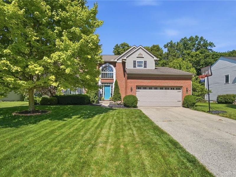 77 W Waterbury Drive, Springboro, OH 45066 Photo 2