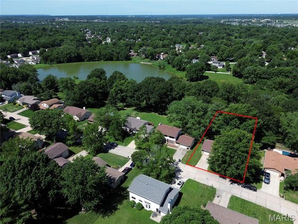 31 Great Lakes Drive, St Peters, MO 63376