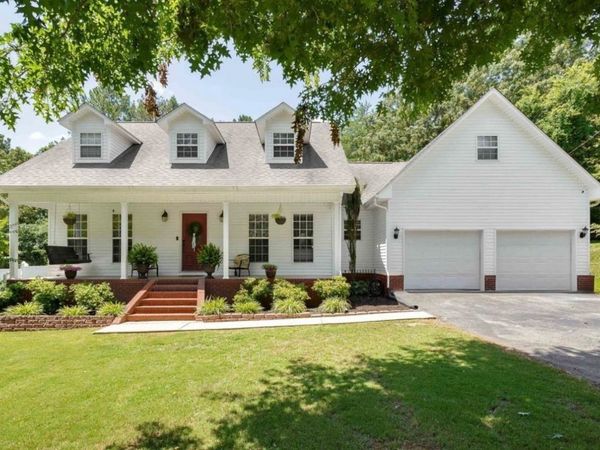 608 Elm Cir, Russellville, AL 35653