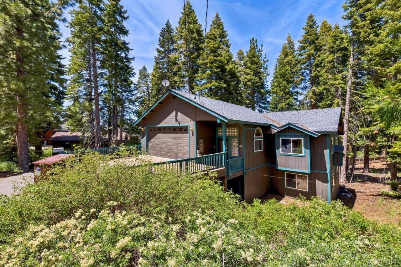 352 Heather Circle, South Lake Tahoe, CA 96150 Main Photo