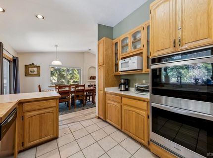 352 Heather Circle, South Lake Tahoe, CA 96150 Photo