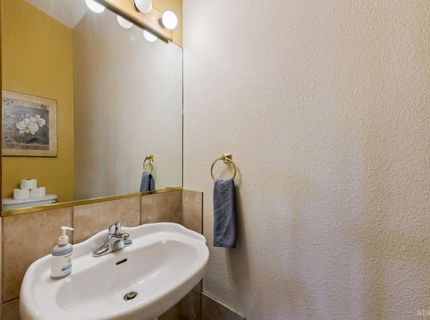 352 Heather Circle, South Lake Tahoe, CA 96150 Photo