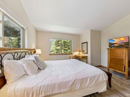 352 Heather Circle, South Lake Tahoe, CA 96150 Photo