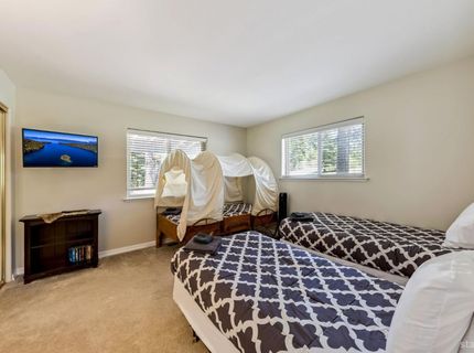 352 Heather Circle, South Lake Tahoe, CA 96150 Photo