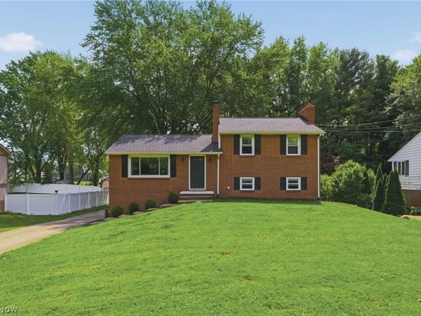 6006 Lake O Springs Avenue NW, Canton, OH 44718