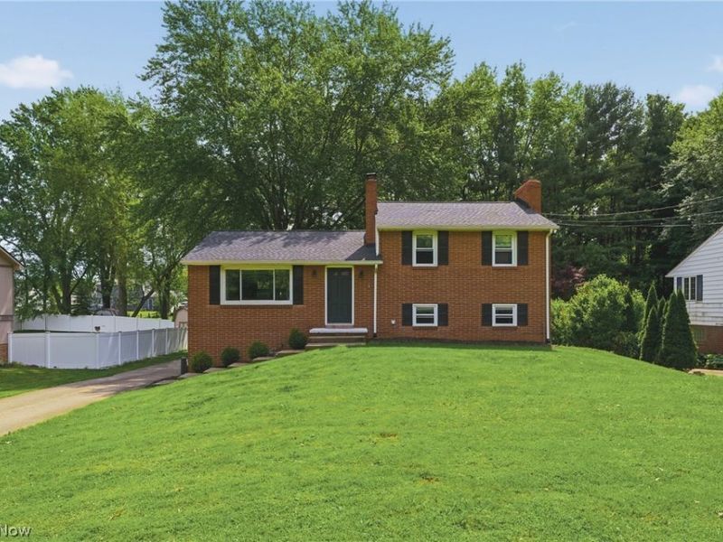 6006 Lake O Springs Avenue NW, Canton, OH 44718 Photo 1