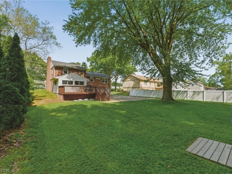 6006 Lake O Springs Avenue NW, Canton, OH 44718 Photo 32