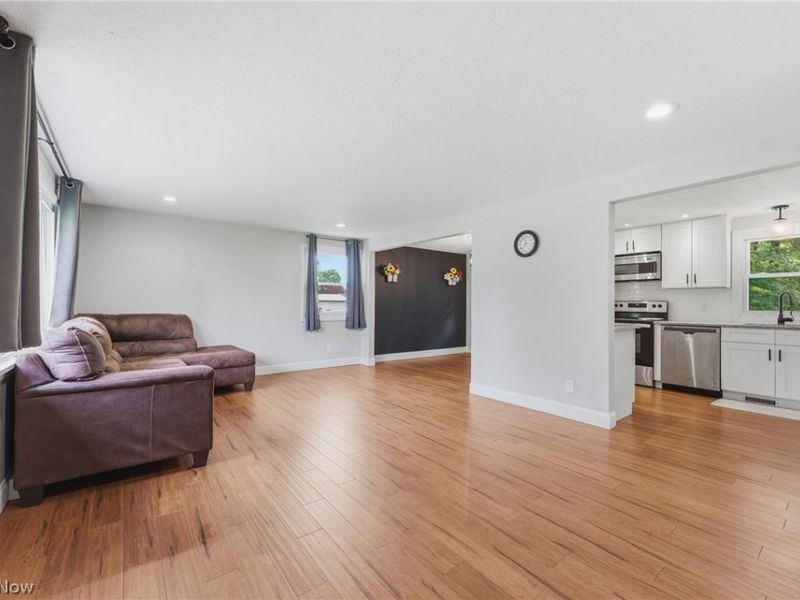 6006 Lake O Springs Avenue NW, Canton, OH 44718 Photo 9