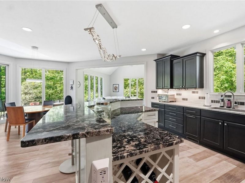 7230 Brighton Park Court, Chagrin Falls, OH 44023 Photo 12