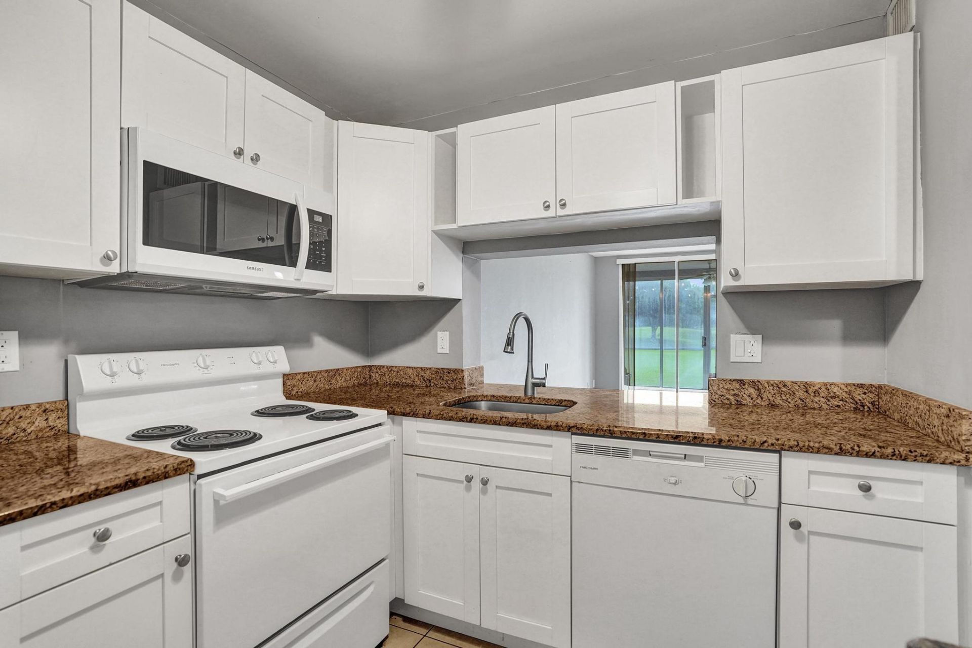 9460 Poinciana Place, Unit 101, Davie, FL 33324 Photo