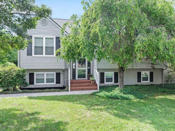 2105 Plum ST, Salem, VA 24153