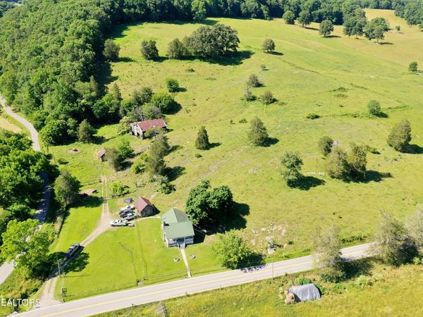 3956 Mulberry Gap Rd, Sneedville, TN 37869
