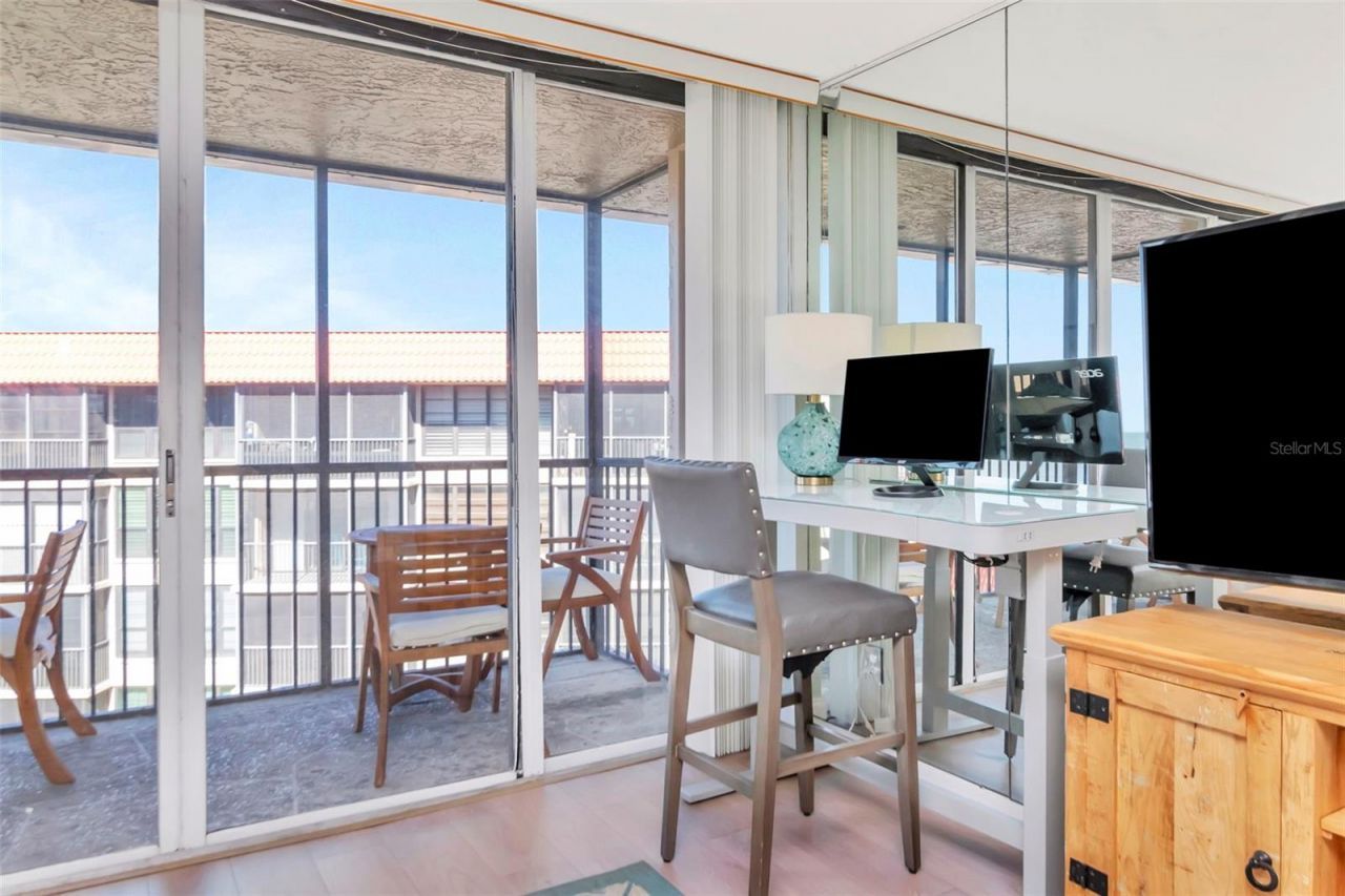 17580 Gulf Boulevard, Unit 403, Redington Shores, FL 33708 Photo