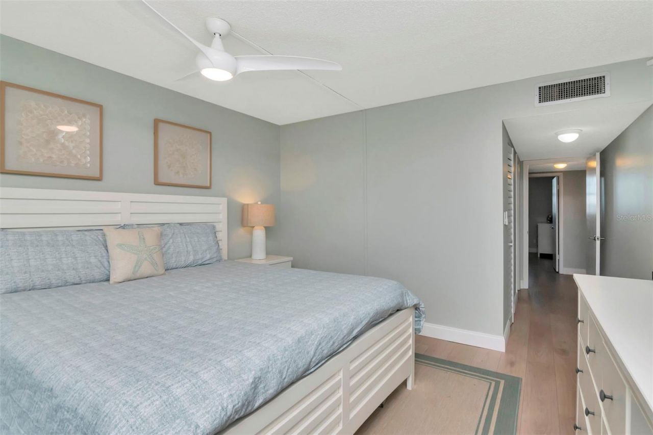 17580 Gulf Boulevard, Unit 403, Redington Shores, FL 33708 Photo