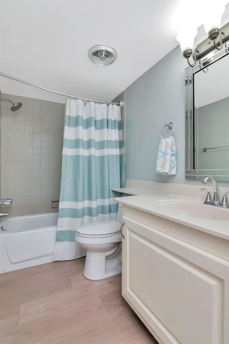 17580 Gulf Boulevard, Unit 403, Redington Shores, FL 33708 Photo