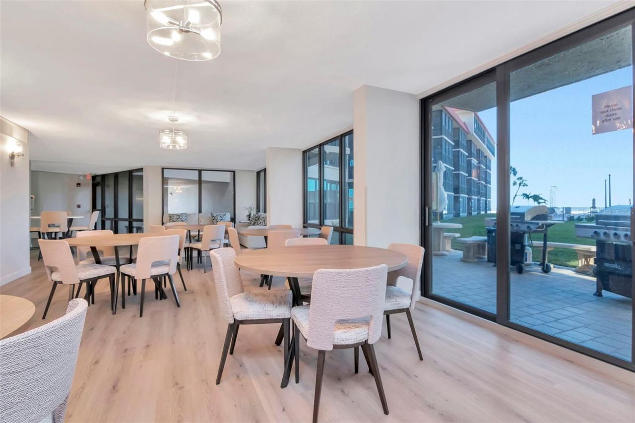 17580 Gulf Boulevard, Unit 403, Redington Shores, FL 33708 Photo