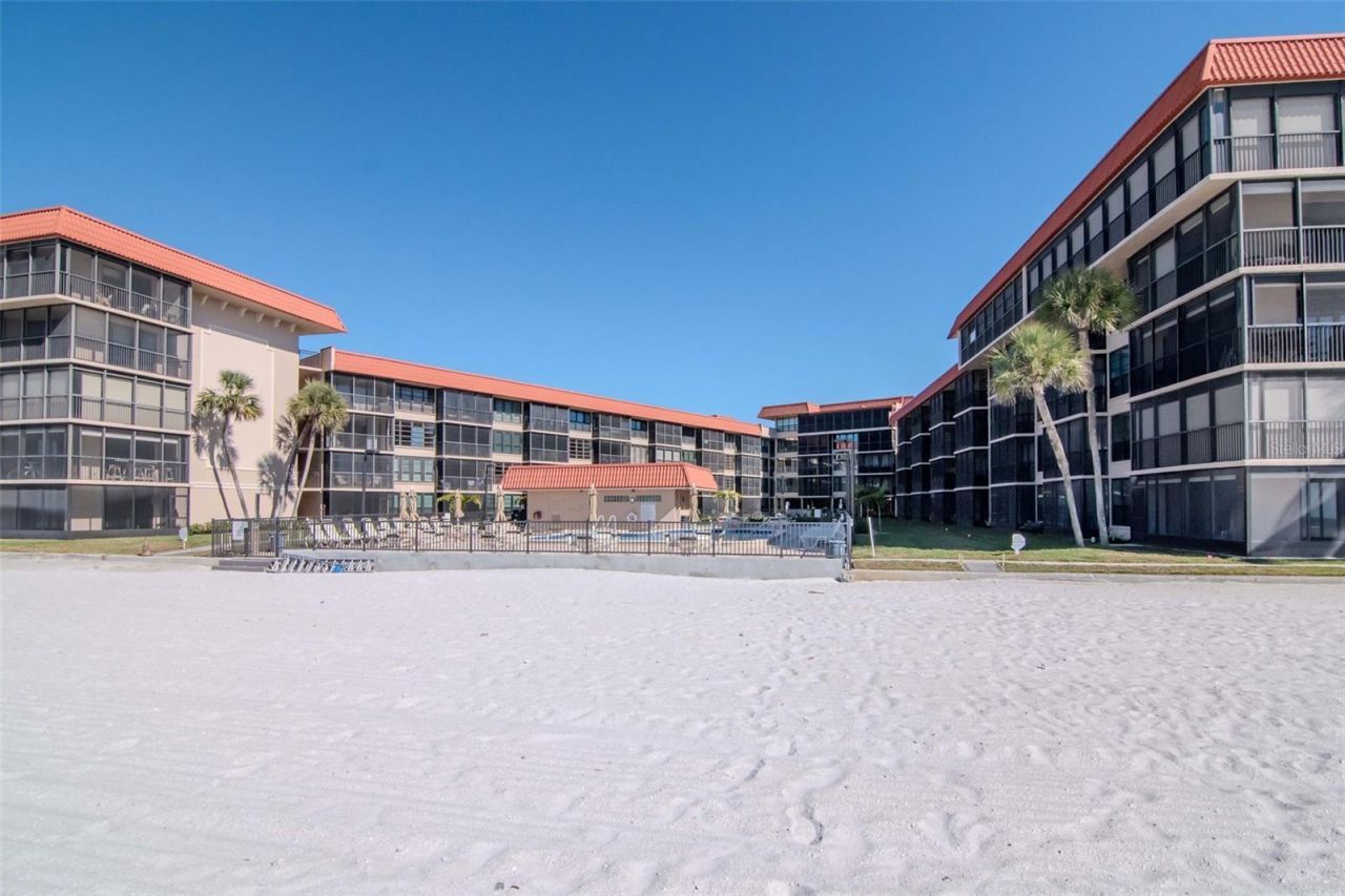 17580 Gulf Boulevard, Unit 403, Redington Shores, FL 33708 Photo