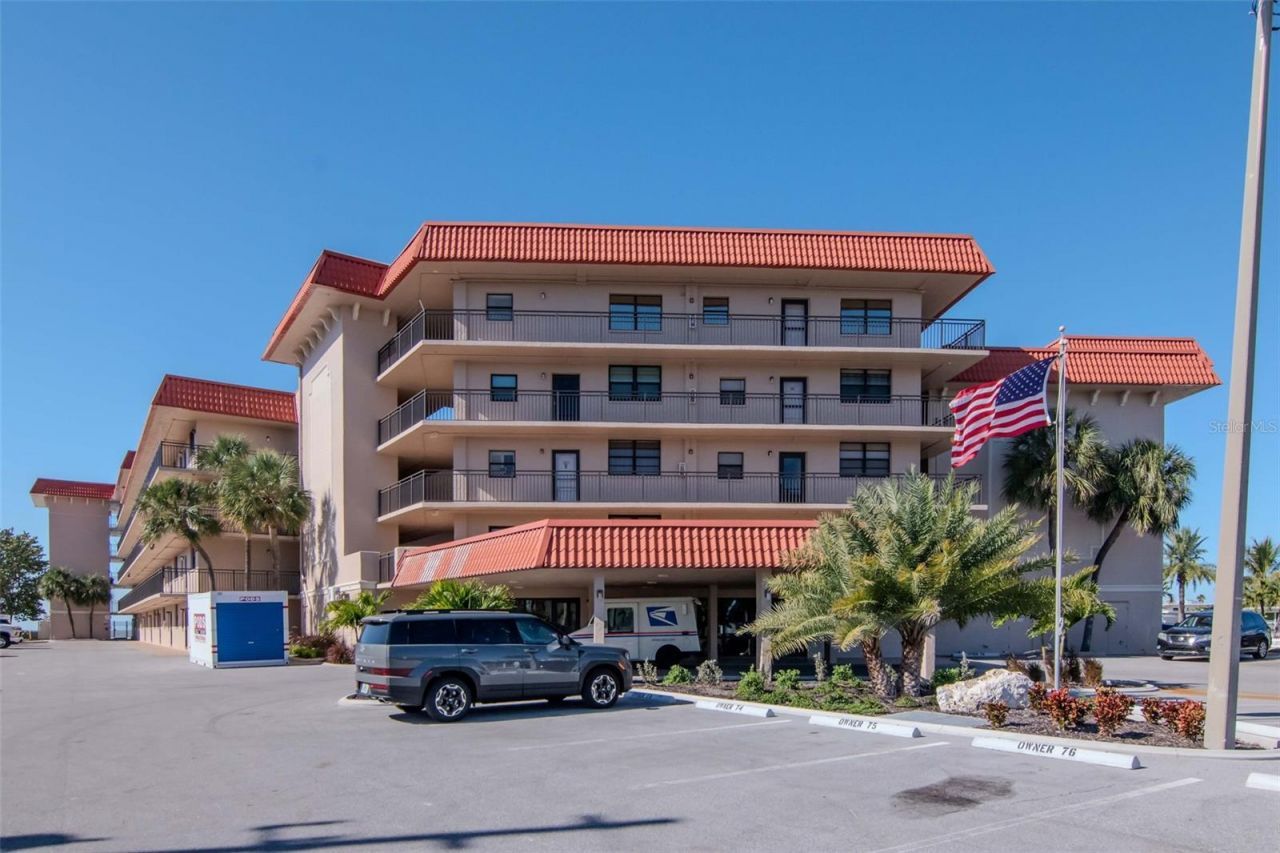 17580 Gulf Boulevard, Unit 403, Redington Shores, FL 33708 Photo