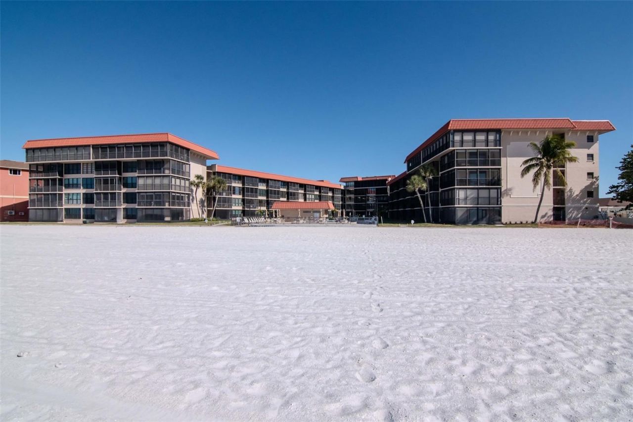 17580 Gulf Boulevard, Unit 403, Redington Shores, FL 33708 Photo