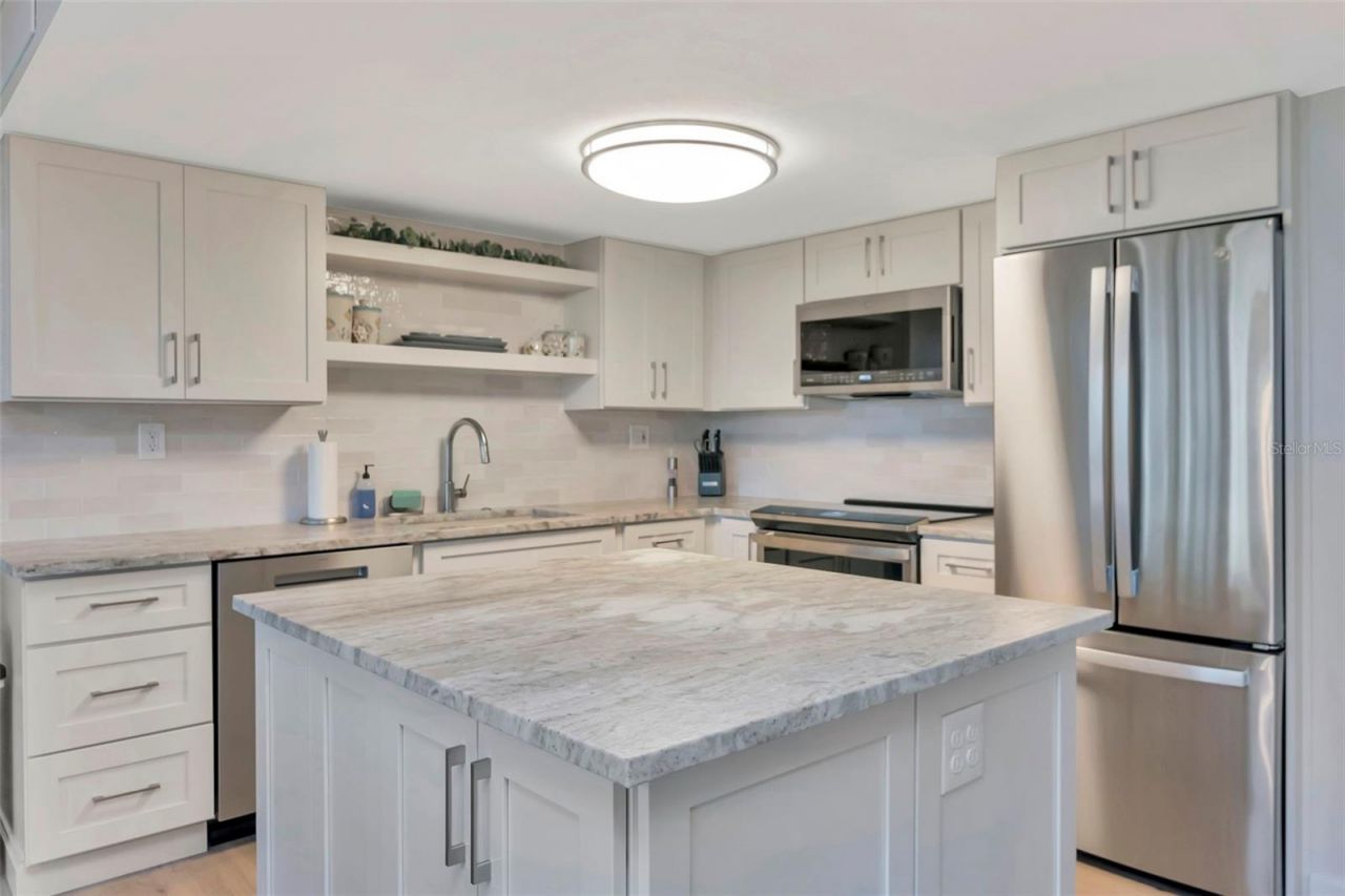 17580 Gulf Boulevard, Unit 403, Redington Shores, FL 33708 Photo