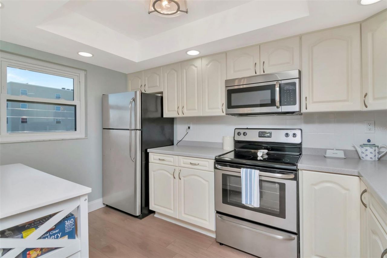 17580 Gulf Boulevard, Unit 403, Redington Shores, FL 33708 Photo