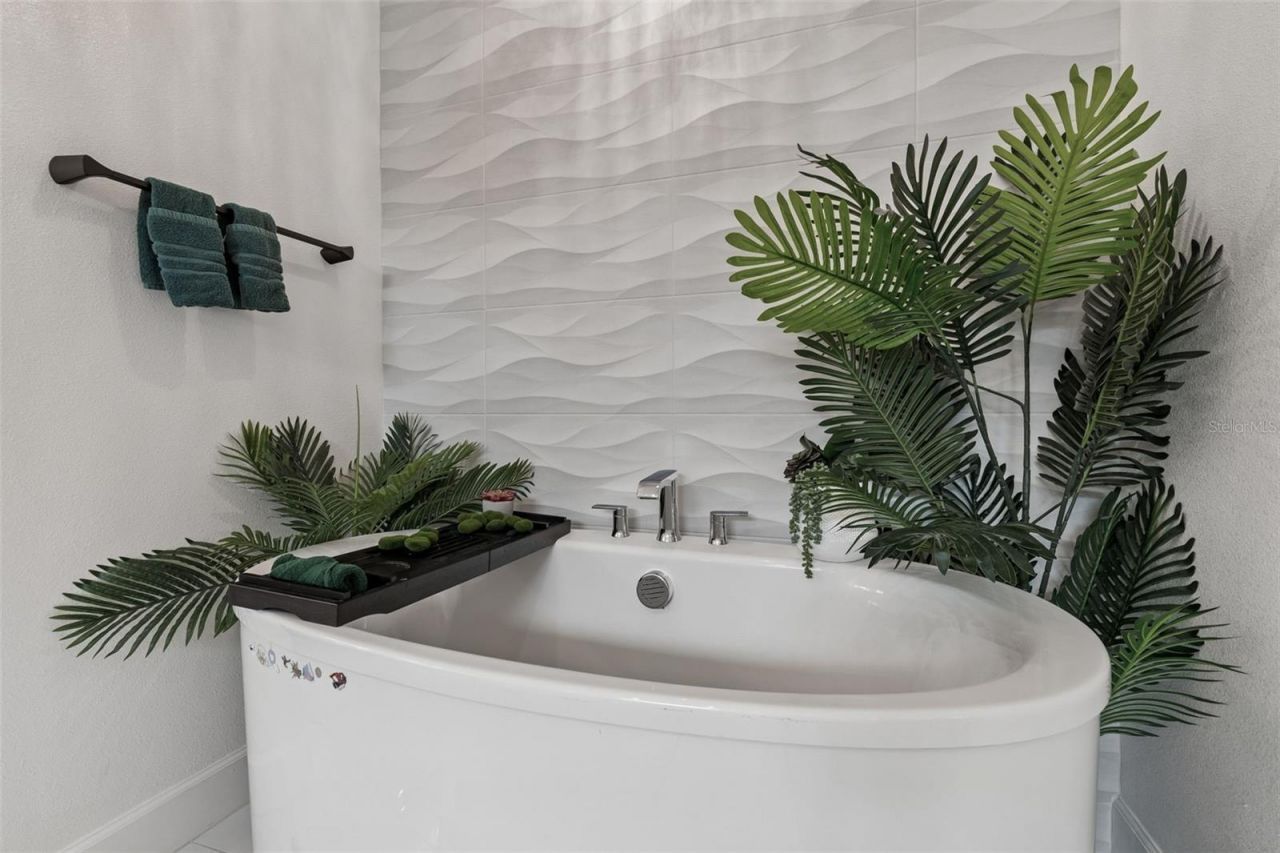 823 Manns Harbor Drive, Apollo Beach, FL 33572 Photo