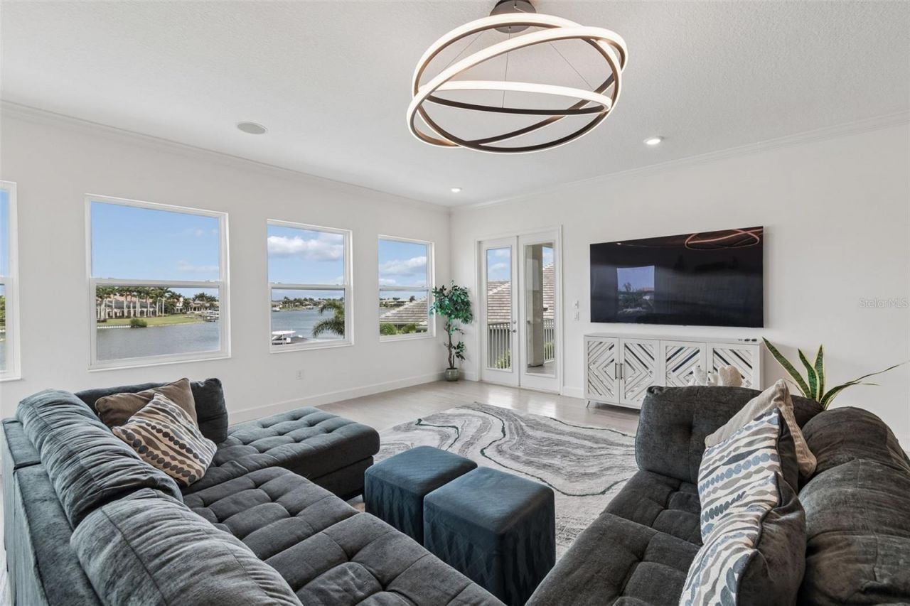 823 Manns Harbor Drive, Apollo Beach, FL 33572 Photo