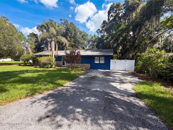 820 E WISCONSIN AVENUE , DELAND, FL 32724