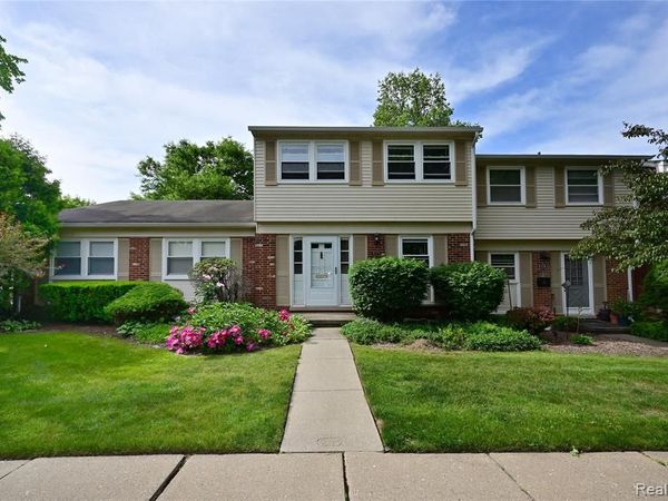 5177 Buckingham, Troy, MI 48098