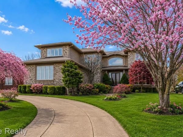 7143 Yarmouth Court , West Bloomfield Twp, MI 48322