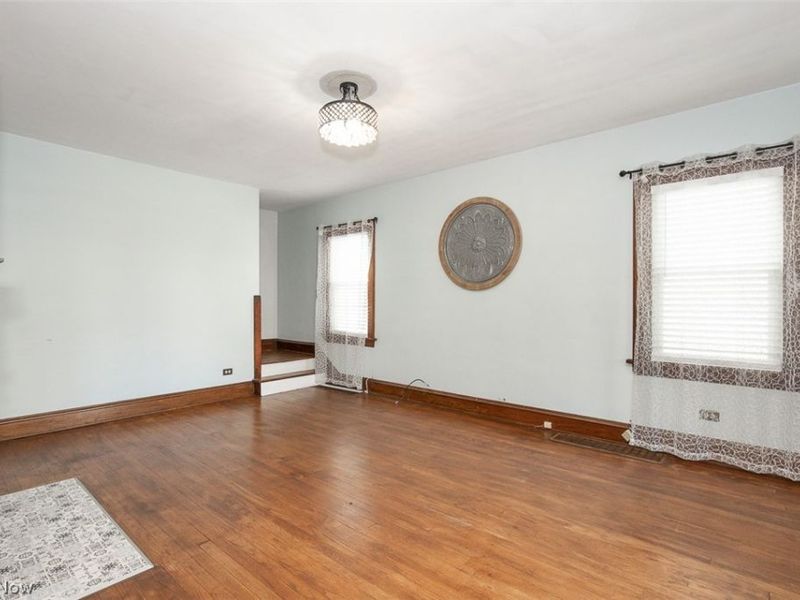 2083 Chesterland Avenue, Lakewood, OH 44107 Photo 14