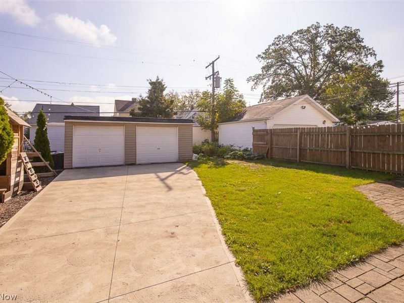 2083 Chesterland Avenue, Lakewood, OH 44107 Photo 31