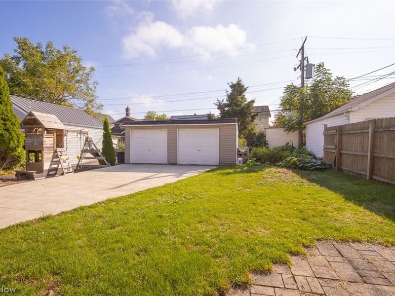 2083 Chesterland Avenue, Lakewood, OH 44107 Photo 5