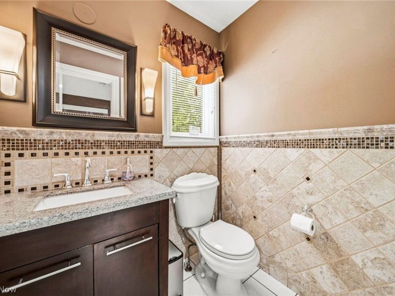 10600 Locust Grove Drive, Chardon, OH 44024 Photo 13