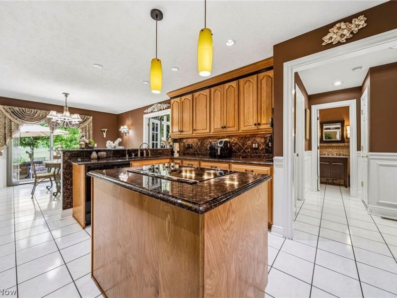 10600 Locust Grove Drive, Chardon, OH 44024 Photo 9