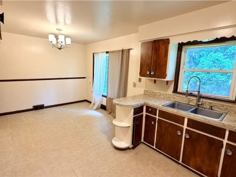 1101 Fess Avenue, Akron, OH 44307 Photo 2