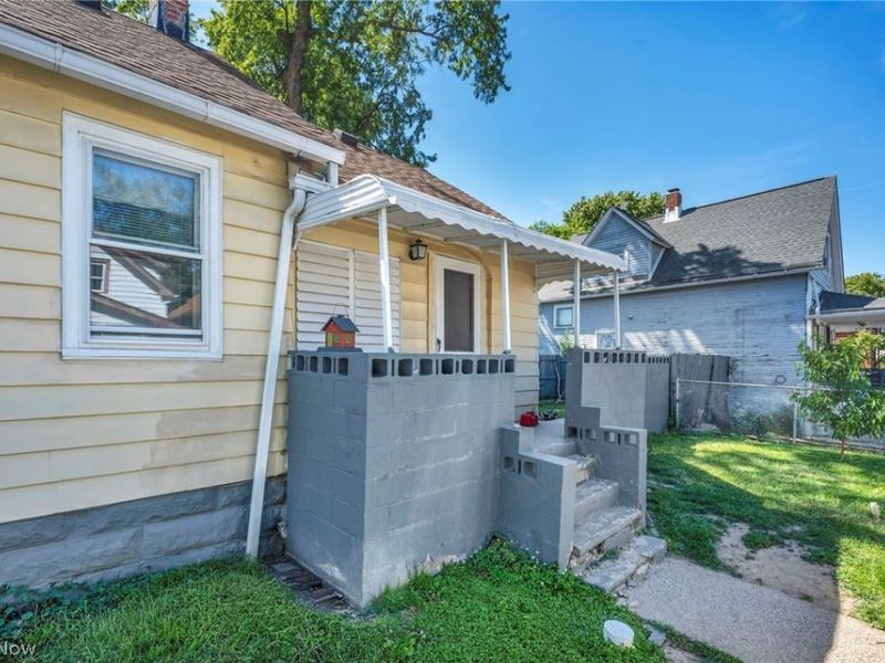 3502 Carlyle Avenue, Cleveland, OH 44109 Photo 10