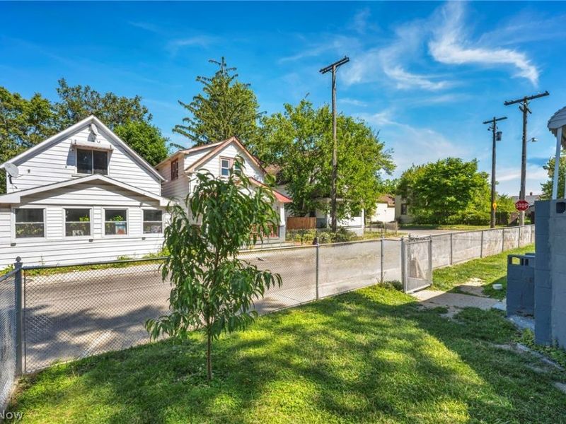 3502 Carlyle Avenue, Cleveland, OH 44109 Photo 11