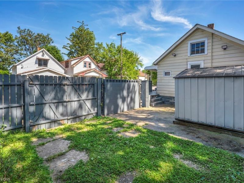 3502 Carlyle Avenue, Cleveland, OH 44109 Photo 12