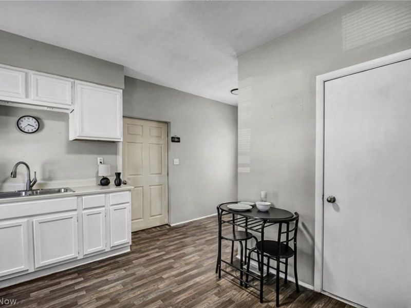 3502 Carlyle Avenue, Cleveland, OH 44109 Photo 16