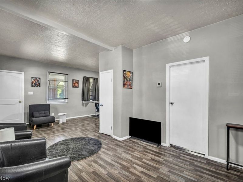 3502 Carlyle Avenue, Cleveland, OH 44109 Photo 18